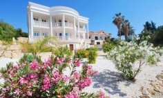 Luxury 7 bedroom Villa in Сoral Bay,Paphos. 