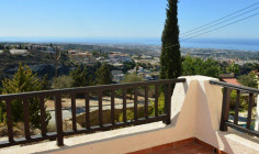 3 bedroom furnished villa for sale in Kamares