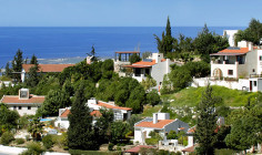 3 bedroom furnished villa for sale in Kamares