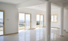 4 bedroom villa with swimming pool for sale in Peyia