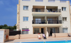 2 BED/2 BATH GROUNT FLOOR APARTMENT.