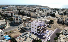 Luxurious 3 bed Apartment with 2 baths! Close to the Mall!