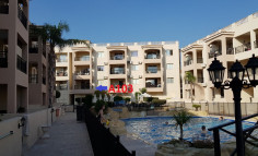 2 Bed apartment in a fantastic complex of Apts & Townhouses, at a prime location!