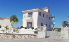 Beautiful 4 bedrooms villa with swimming pool for sale in Chloraka