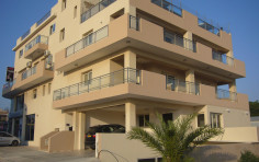 A LUXURIOUS PENTHOUSE AT YEROSKIPOS