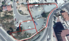 Spacious commercial for sale in Mesa Geitonia