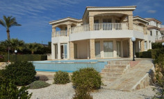Spacious 4 bedrooms house with swimming pool for sale in Sea Caves Pegeia
