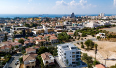 Spacious 3 bedroom apartment with swimming pool for sale in Chalomantres