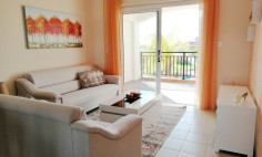 Luxury 2 bedroom apartment with swimming pool for sale in Tombs of the Kings