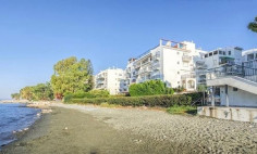4 bedroom apartment with swimming pool for sale in Potamos Germasoyias