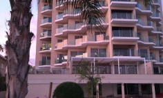 Beautiful 3 bedroom apartment with swimming pool to rent in Agios Tychonas