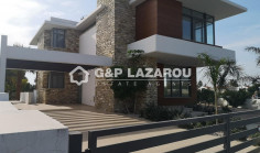 3 bed house with swimming pool for sale in Oroklini