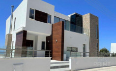 5 bedroom villa for sale in Yeroskipou