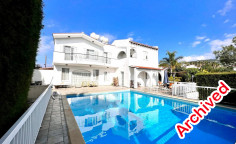 Spacious 3 bedroom furnished villa with swimming pool to rent in Peyia