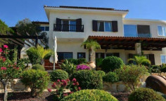 Lovely 4 bed house with swimming pool for sale in Tala