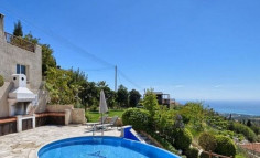 Spacious 4 bed house with swimming pool for sale in Tala