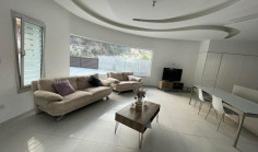 4 bedroom house with swimming pool for sale in Alassa