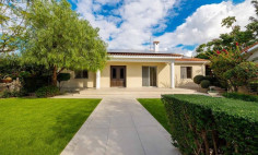 3 bedroom bungalow with swimming pool for sale in Moni