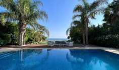 Spacious 4 bed house with swimming pool for sale in Ayia Napa