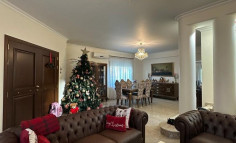 Large 5 bed house with swimming pool for sale in Agios Athanasios