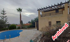 Luxury 3 bedroom house with swimming pool for sale in Kamares