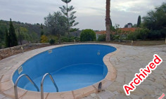 Luxury 3 bedroom house with swimming pool for sale in Kamares