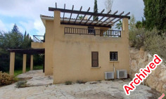 Luxury 3 bedroom house with swimming pool for sale in Kamares