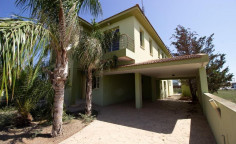 Luxury 4 bedroom house with swimming pool for sale in Perivolia