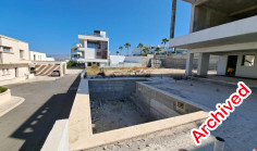 Large 4 bedrooms house with swimming pool for sale in Kissonerga