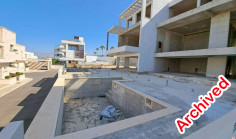 Large 4 bedrooms house with swimming pool for sale in Kissonerga