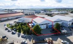Industrial warehouse in Latsia, Nicosia 