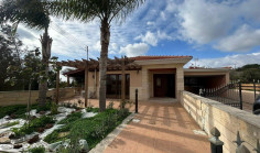 House (detached) in Moni, Limassol for rent 