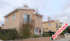 Beautiful 3 bedrooms house with swimming pool for sale in Chloraka