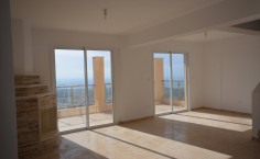 Lovely 6 bedroom house with swimming pool for sale in Peyia