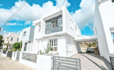 Spacious 3 bedroom furnished house for sale in Livadia