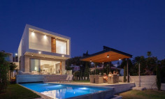 Beautiful 3 bed house with swimming pool for sale in Chloraka
