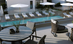 Large apartment with swimming pool for sale in Livadia