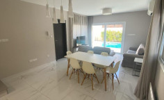 4 bedroom house with swimming pool to rent in Mesovounia