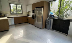 3 bedroom house with swimming pool to rent in Agios Tychonas