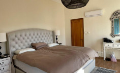 7 bedroom house with swimming pool for sale in Akrounta