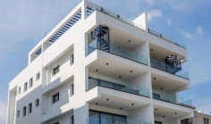 2 bedroom penthouse to rent in Chalomantres