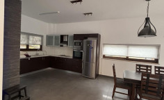 Beautiful 4 bedroom house with swimming pool to rent in Agios Athanasios