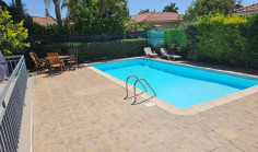 3 bedroom bungalow with swimming pool for sale in Erimi