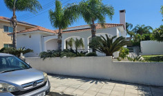 3 bedroom bungalow with swimming pool for sale in Erimi