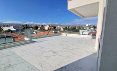 2 bedroom furnished penthouse to rent in Germasogeia