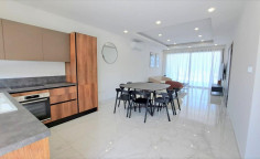 2 bedroom furnished penthouse to rent in Germasogeia