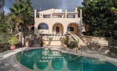 Spacious 3 bed house with swimming pool for sale in Tala