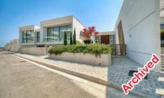 Luxury 4 bedroom furnished house with swimming pool to rent in Mouttagiaka