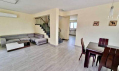 Luxury 6 bedroom house to rent in Panthea