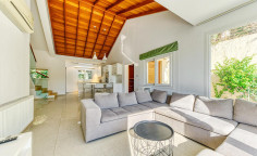 Luxury 3 bedroom furnished house with swimming pool to rent in Agios Tychonas